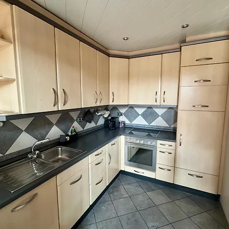 Monteurs- Und Ferienwohnung Kahmen アパート アーハウス