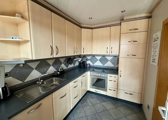 Monteurs- Und Ferienwohnung Kahmen アパート アーハウス